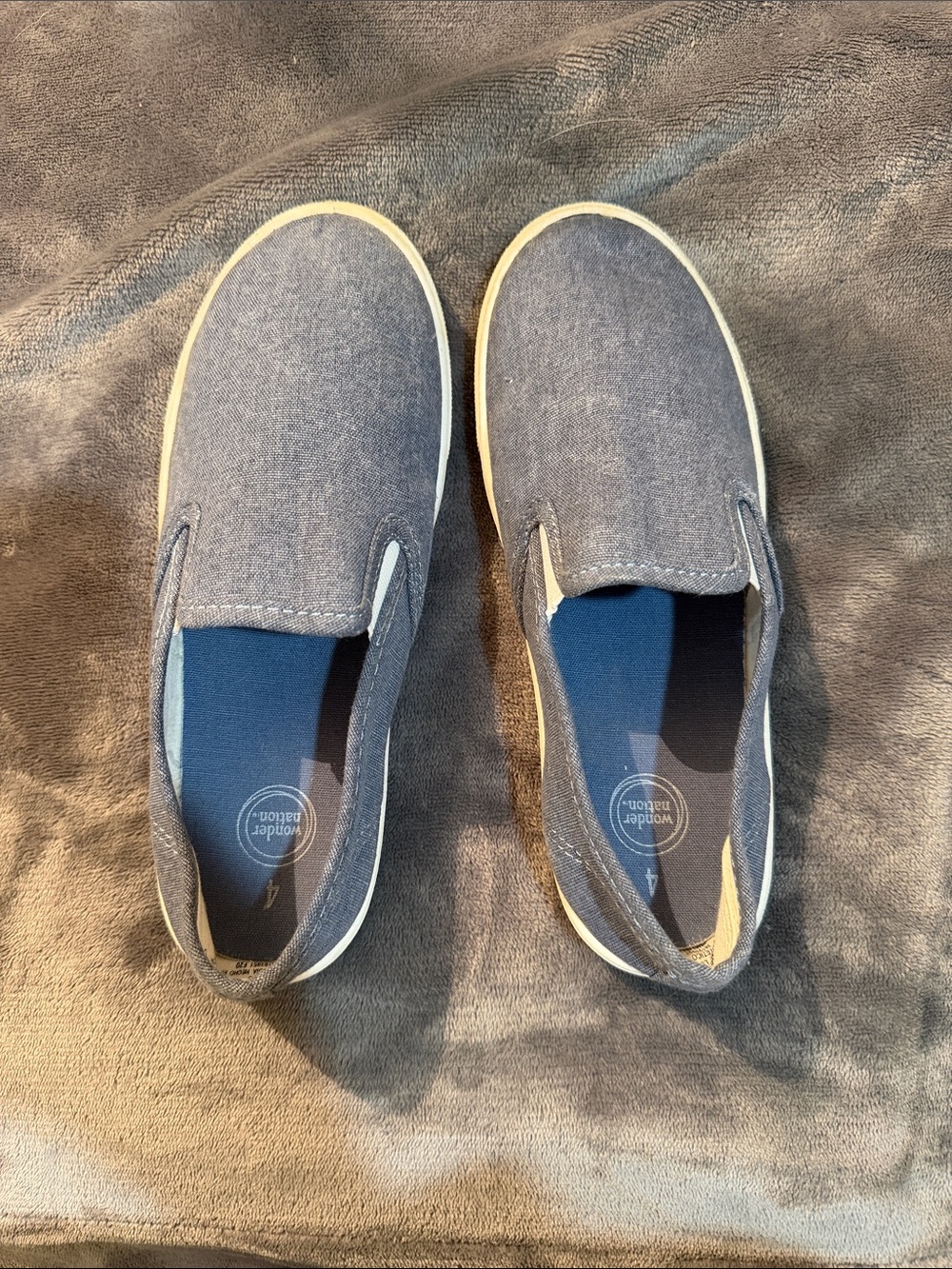 wonder nation Youth Slip-On Sneakers in Navy and White